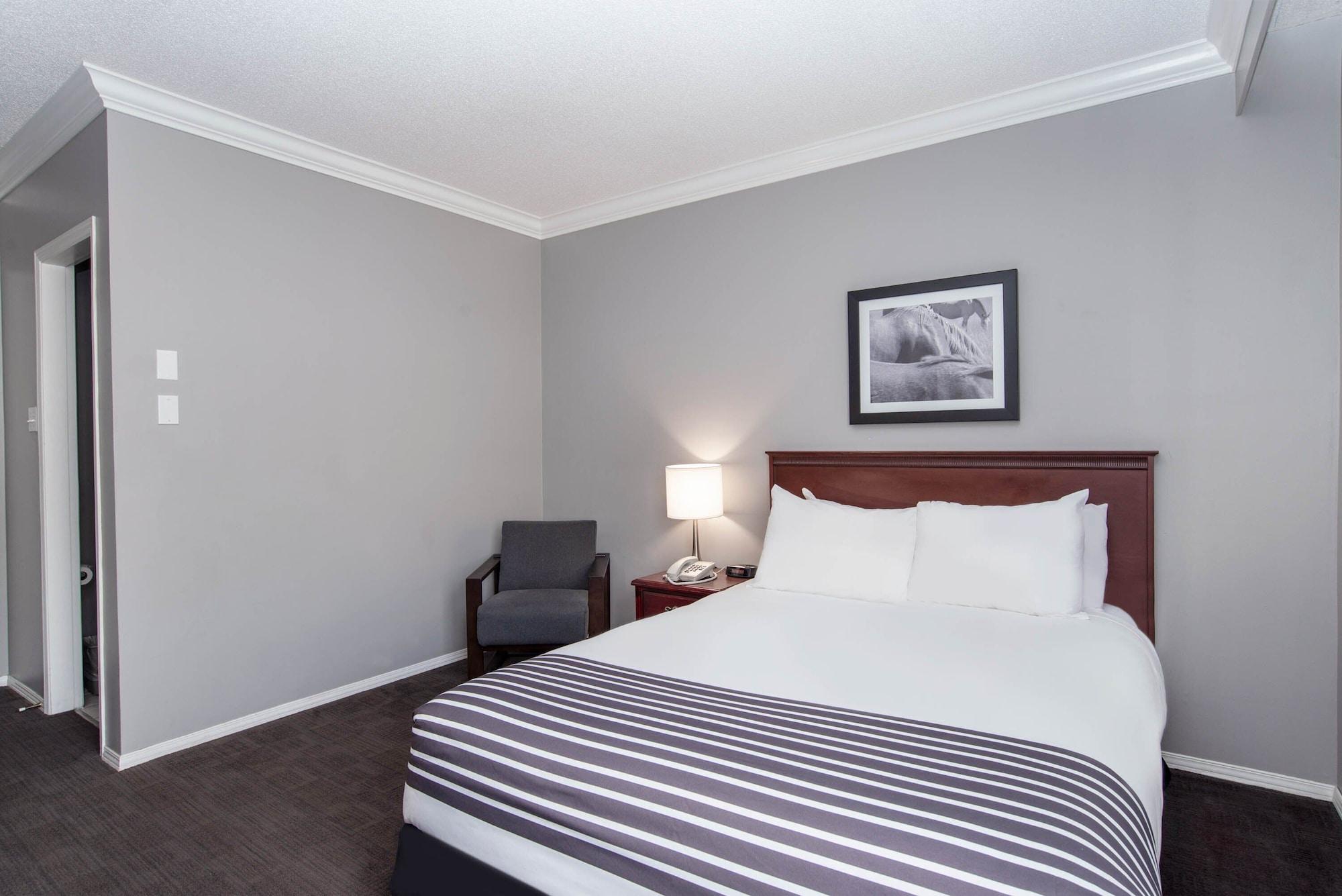 Sandman Inn Kamloops Exterior photo